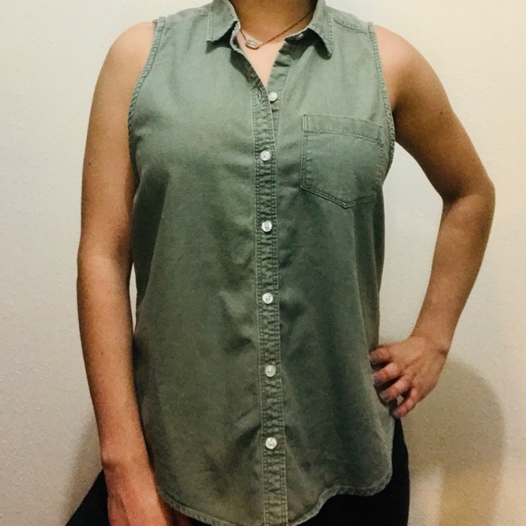 A&F - Picture 5 of 6